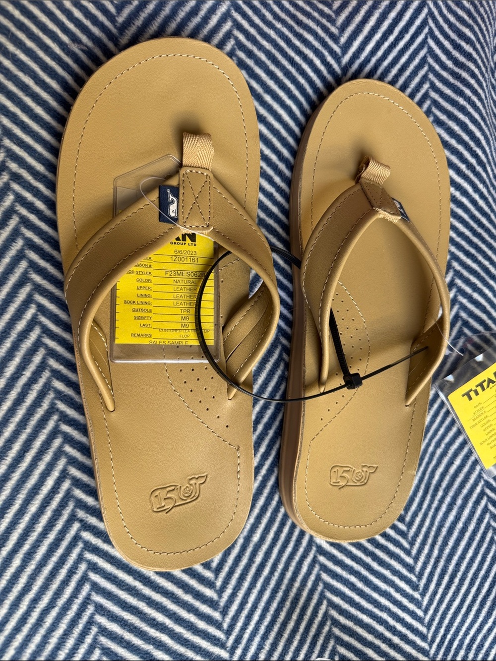 Vineyard vines Tan Leather  Flip Flops with Logo